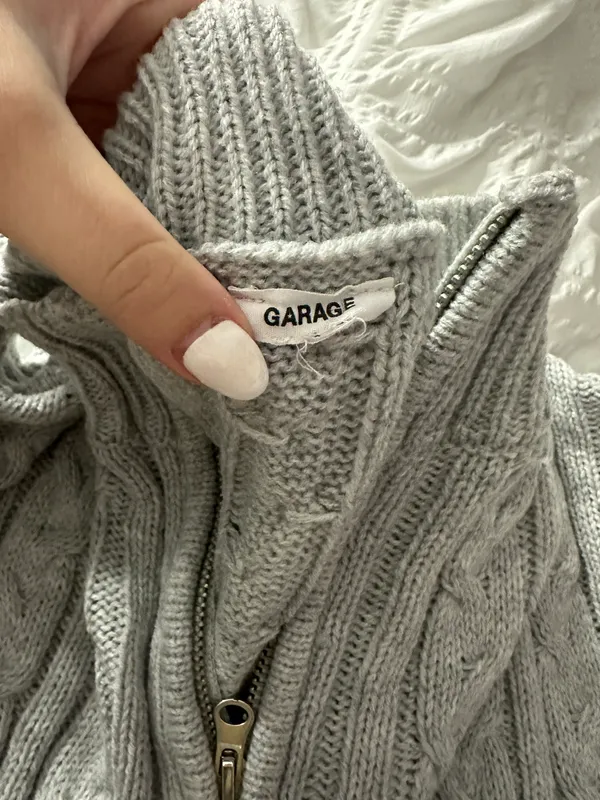 Sweater - Image 3