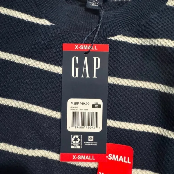 GAP Men's Navy Striped Sweater - Image 3