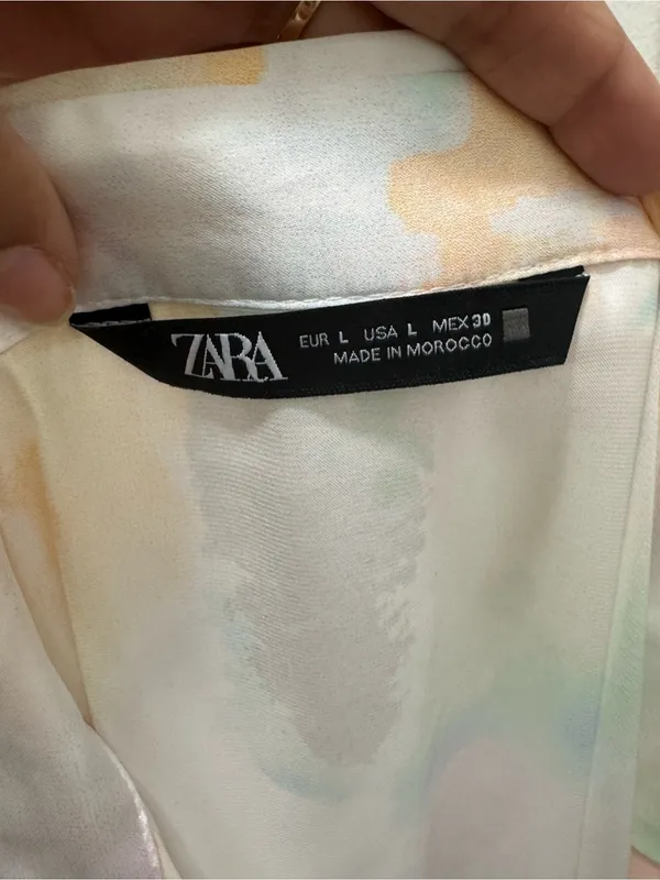 Zara Silky Pastel Watercolor-Print Button-Up Blouse Large - Image 6