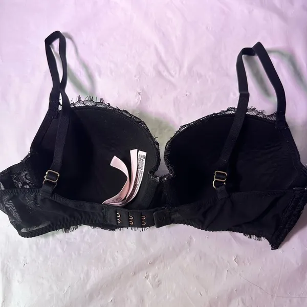 Victoria's Secret Black Lace Push-Up Bra - Image 5