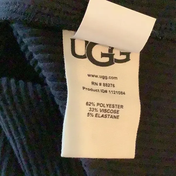 UGG Size Medium Black Ribbed Three Button Long Sleeve Top. New With Tags. - Image 9