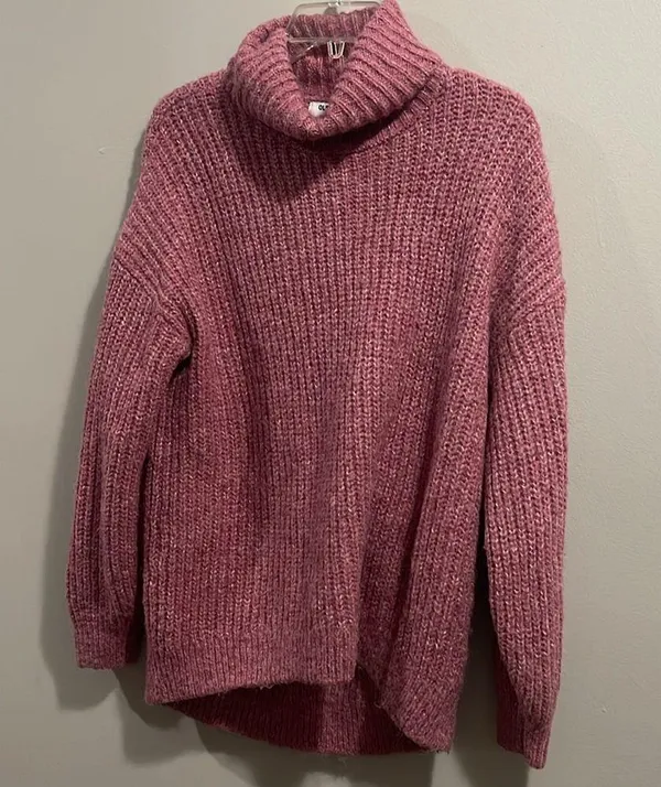 Old Navy Shaker-Stitch Tunic-Length Turtleneck Sweater - Image 5