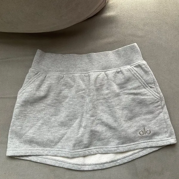 Alo Yoga Accolade Skirt Athletic Heather Grey XS - Image 2