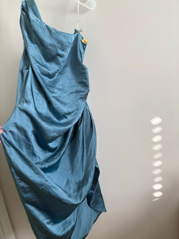 FLAW Elliatt Blue Cassini One Shoulder Ruched Sleeveless Midi Dress Large - Image 4