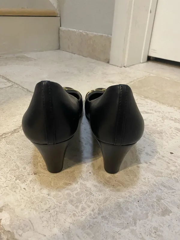 Tory Burch Pacey Shoes Womens Size 10.5 Black Wedge Round Toe Logo Patent Pumps - Image 3