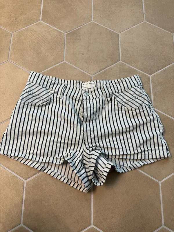 Free People Jean Shorts 27 Denim - Image 4