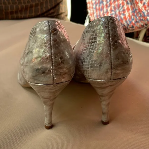 Sacha‎ London Snake Leather Pointed Toe Pump Silver Size 9 - Image 4