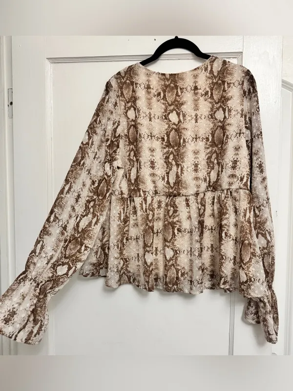 Peach Love California Brown and Cream Snake Print V-Neck Top - Image 2