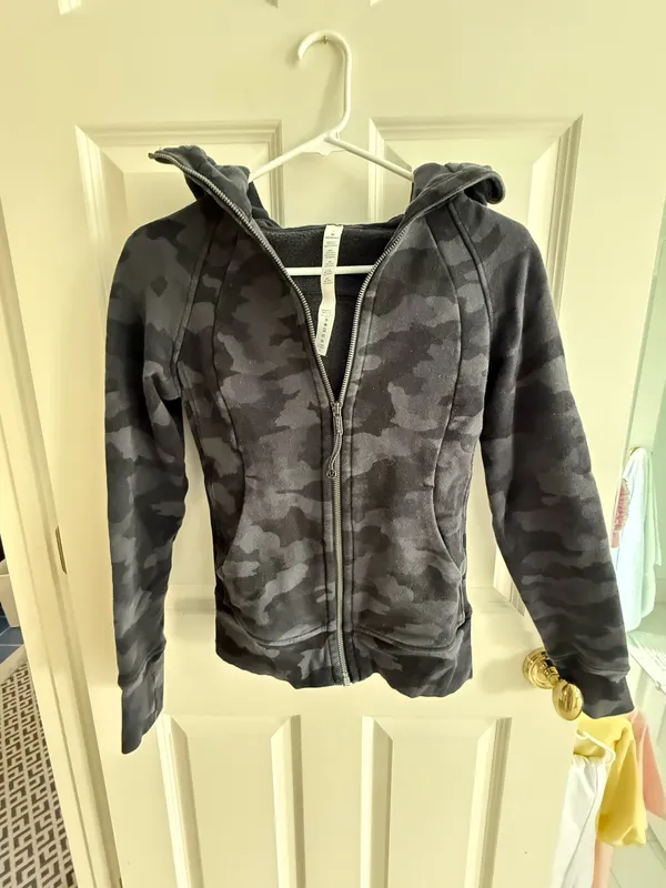 Lululemon Scuba Jacket Hoodie Full-Zip - Image 3