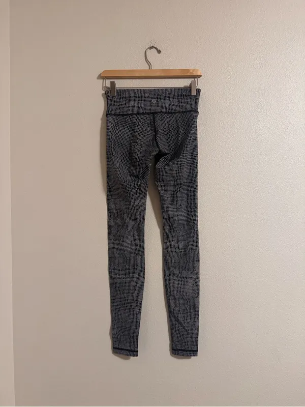 Lululemon High-Rise Black & White Grid Leggings - Image 2