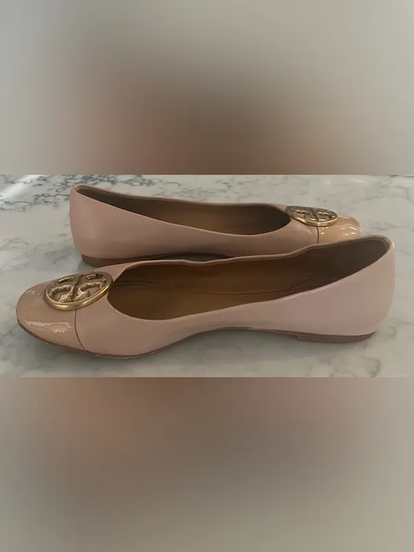 Tory Burch Blush Nude Leather Ballet Flats with Gold Logo Size 6 - Image 12