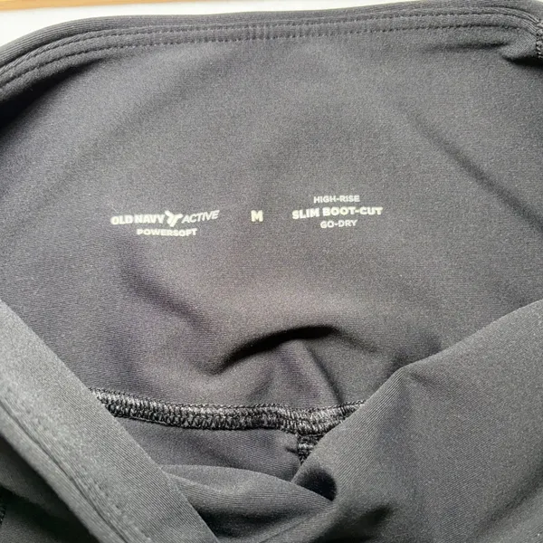 Old Navy Active Powersoft High Rise Slim Boot-Cut Yoga Pants Black Sz. M Pockets - Image 2