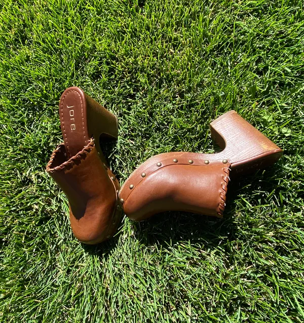 Jore Vintage y2k  Light Brown Leather Heeled Clogs 🔥 - Image 4