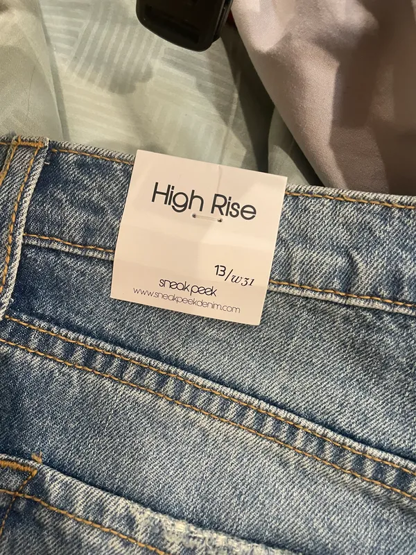 Sneak Peak Jeans - Image 3