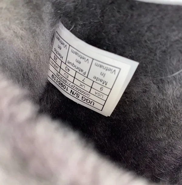 NEW UGG Slippers - Image 6