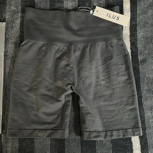 ILUS Seamlux Intensify Athletic shorts Large NWT Gray - Image 6