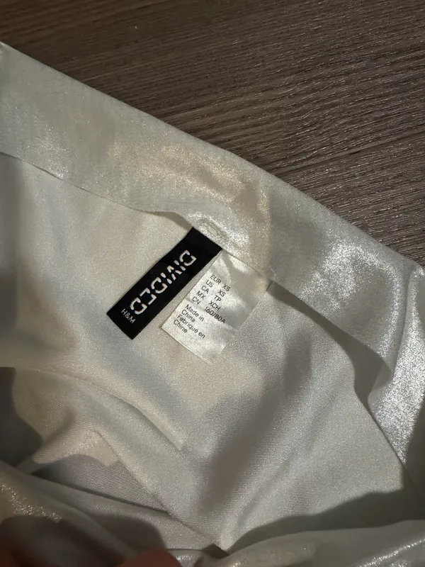Off-The-Shoulder H&M Top - Image 2