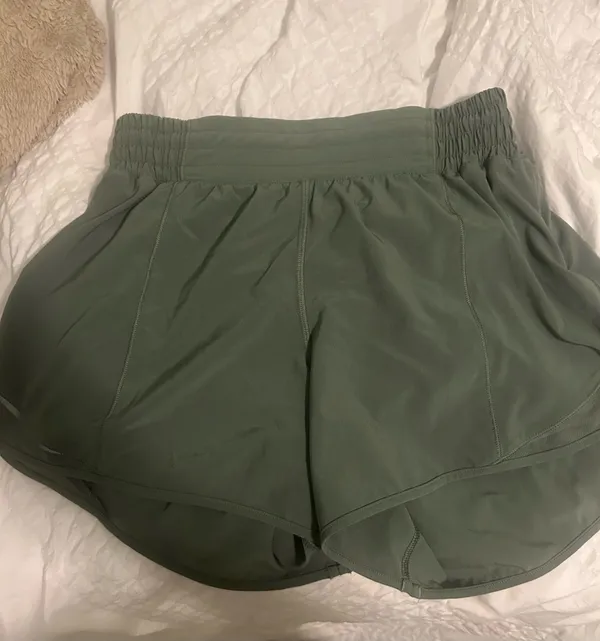 Lululemon Hotty Hot Shorts 4" - Image 2