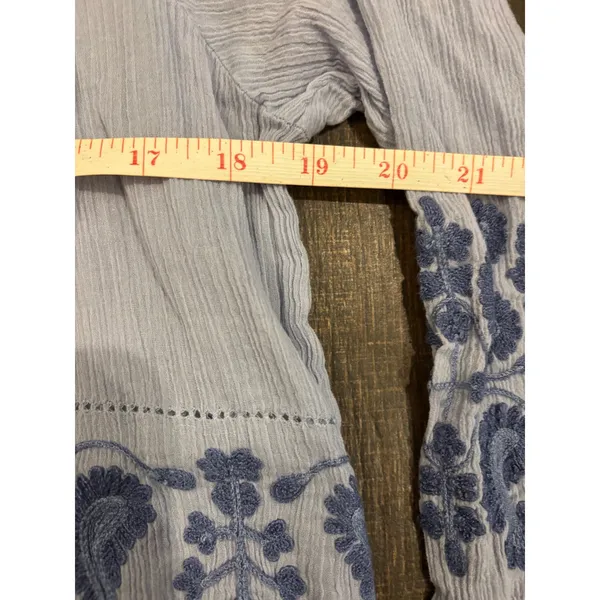 Tommy Bahama Tunic Top Size L Blue Embroidered Boho Gauze Peasant Blouse - Image 4