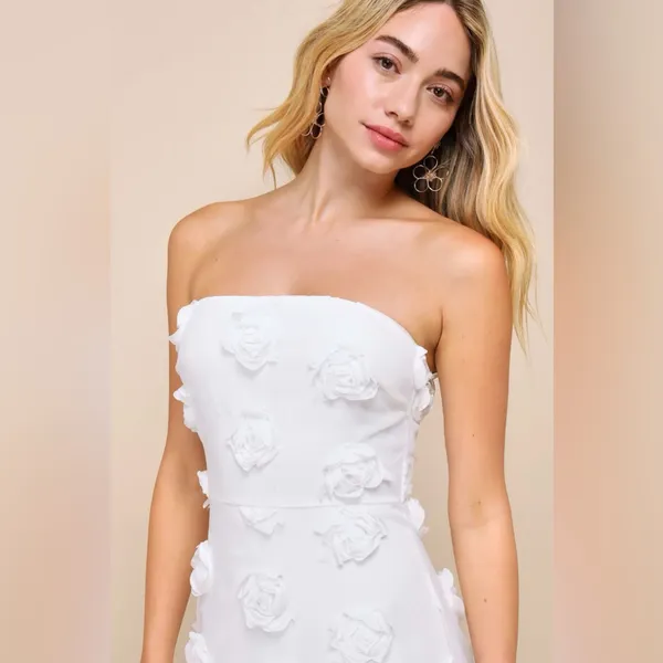 NWOT Lulus Posh Appearance White 3D Floral Applique Strapless Midi Dress L - Image 4