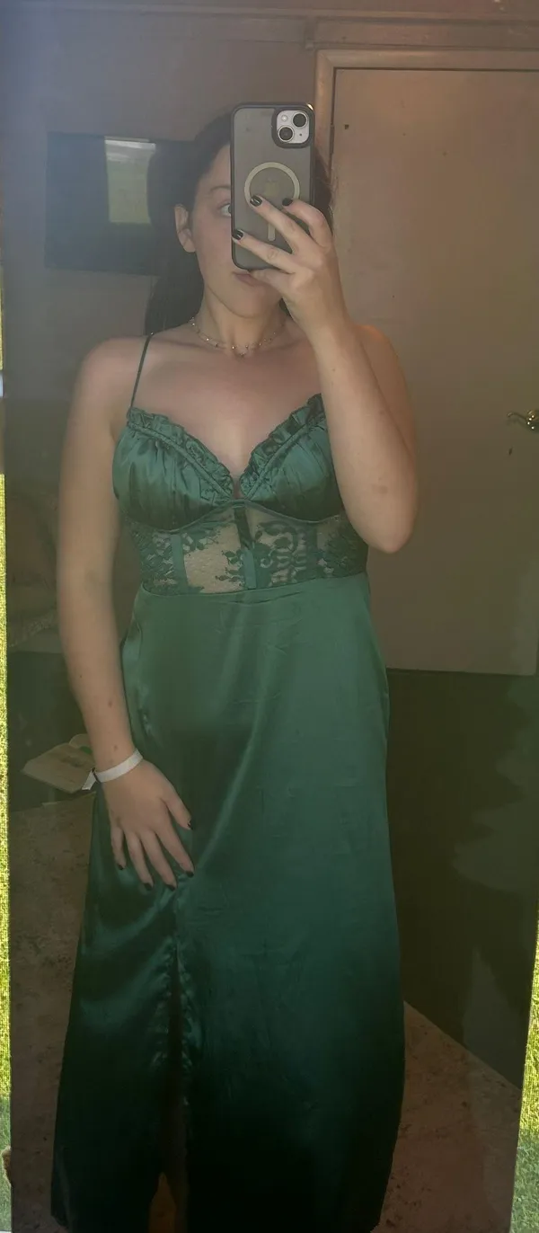 Hello Molly Green Satin And Lace Spaghetti Strap Maxi Dress Woman’s Size 6 - Image 5