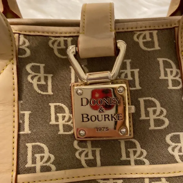 Vintage Dooney & Bourke Logo Bag Brown Beige Bag Fabulous size 16” long 10” W - Image 4