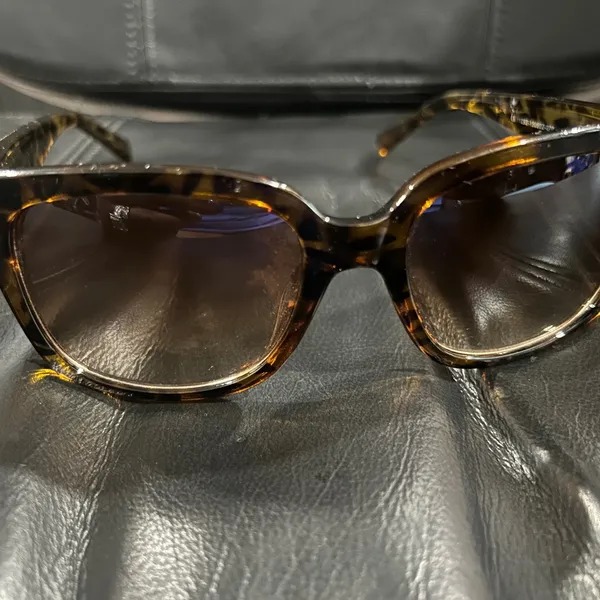 Tortoise Shell Sunglasses Brown - Image 7