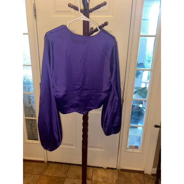 Women's AKIRA Purple Satin Deep V-Neck Blouse XL - Image 7