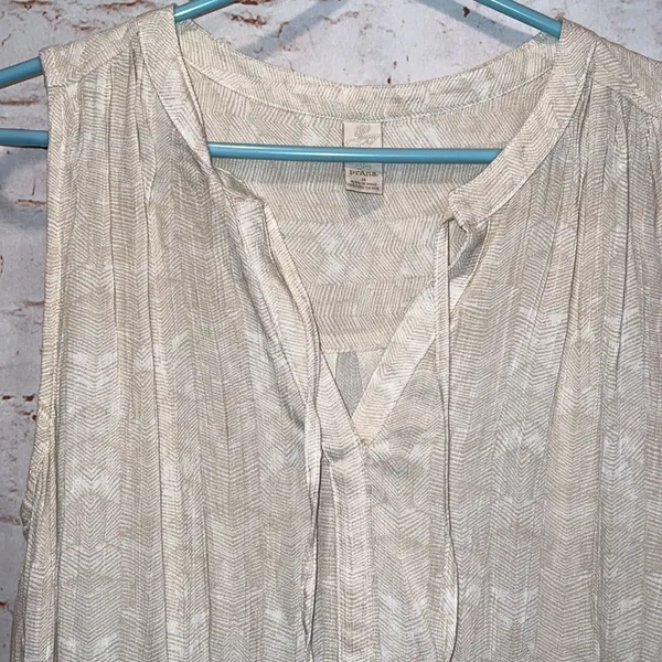 Prana Natassa Crinkle Tunic top sleeveless M v neck pockets cream pullover - Image 4