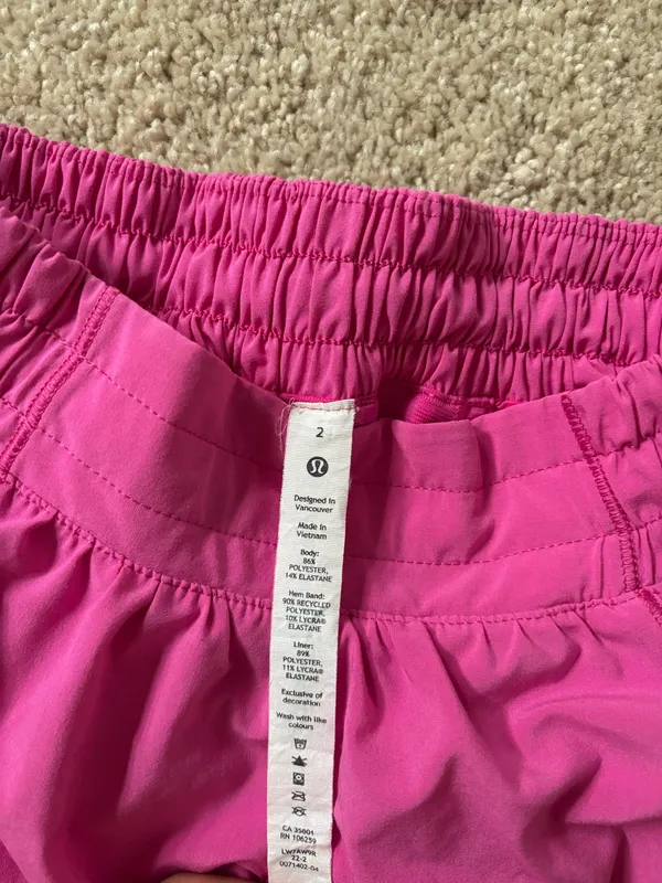Lululemon Hotty Hot Low-Rise 2.5" Shorts - Image 3