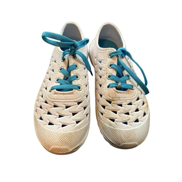 Lightweight Women's Cut-Out White Shoes With Blue Laces Size 36 (5.5) river shoe - Image 2