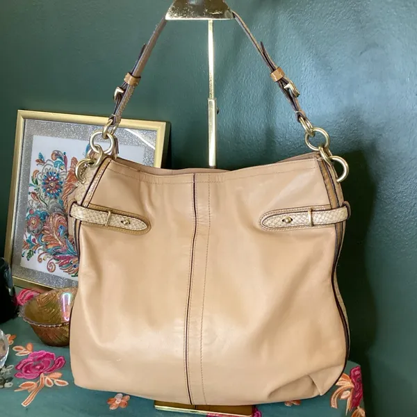 Coach Light Beige Leather‎ Bag - Image 2