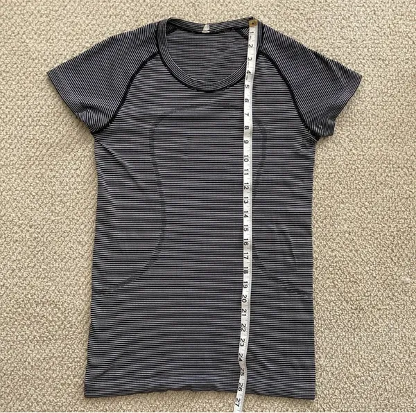 LULULEMON Swiftly Tech Short Sleeve Crew T-Shirt 6 Hyper Stripe Black Like New - Image 5