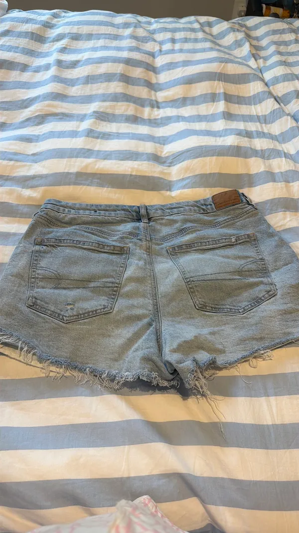 American Eagle Jeans - Image 3