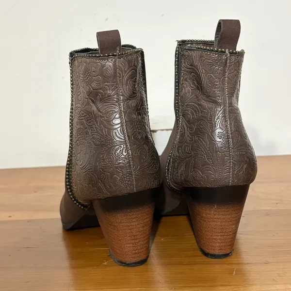 Maurices Rebel Brown Faux Suede Floral Embossed Ankle Boots 10M 111972-REBEL - Image 5