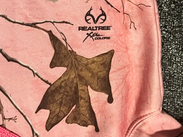 Womens XL16/18 Realtree Pink Camo Performance Pullover Fleece Hoodie - Image 4