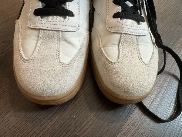Reebok White and Black - Image 6