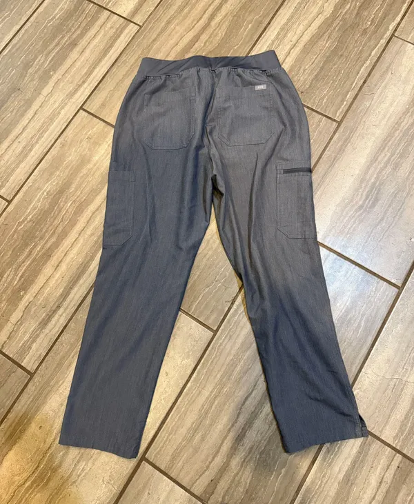 FIGS Sz LP Scrub Pants! No :( - Image 2