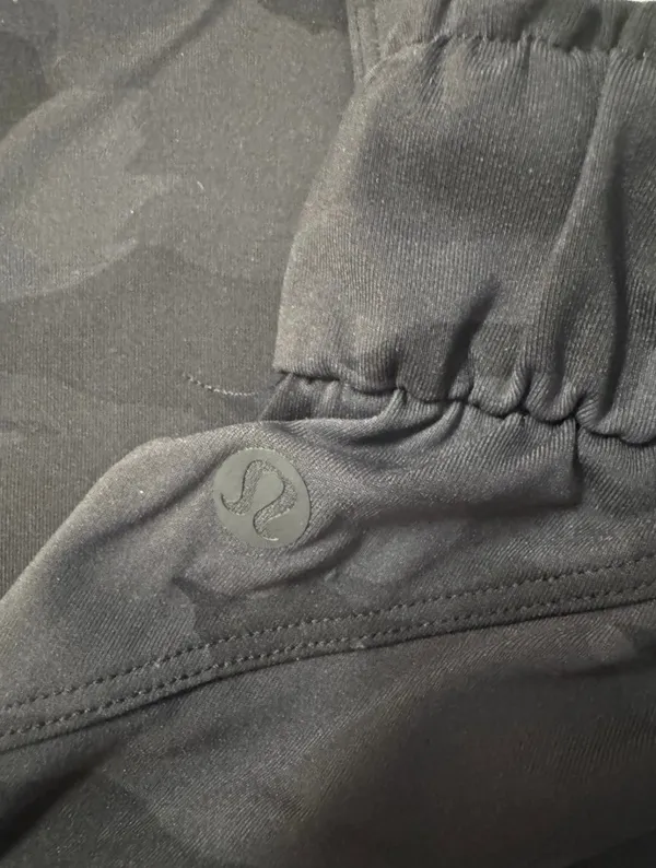 Lululemon Size 2 Keep Moving Pant Black Gray Camo - Image 5