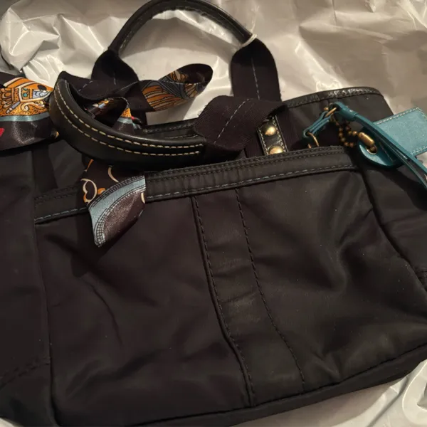 Coach‎ Hampton small nylon tote Black - Image 2