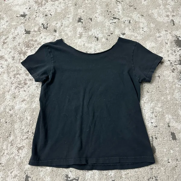 Brandy Melville Women’s Y2K Grey Graphic Short Sleeve Shirt Size Small/Medium - Image 2