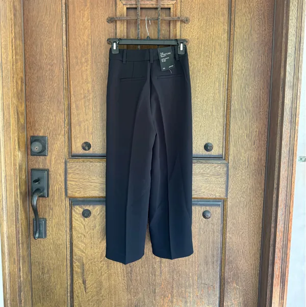 Aritzia Black Cropped length, High Rise, Wide Leg Pants Size 00 - Image 3