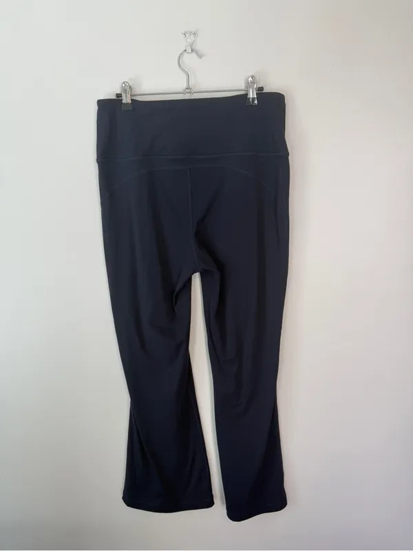 Quince Navy Boot-Cut Cropped Flare Yoga Pants Large Navy - Image 2