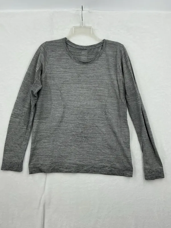 lululemon athletica Heathered Gray Long Sleeve Crewneck 740 - Image 2