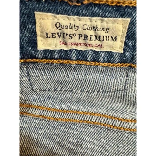 LEVI'S Ribcage Straight Jeans in Medium Blue Wash Size 29 W/27 L - Image 5