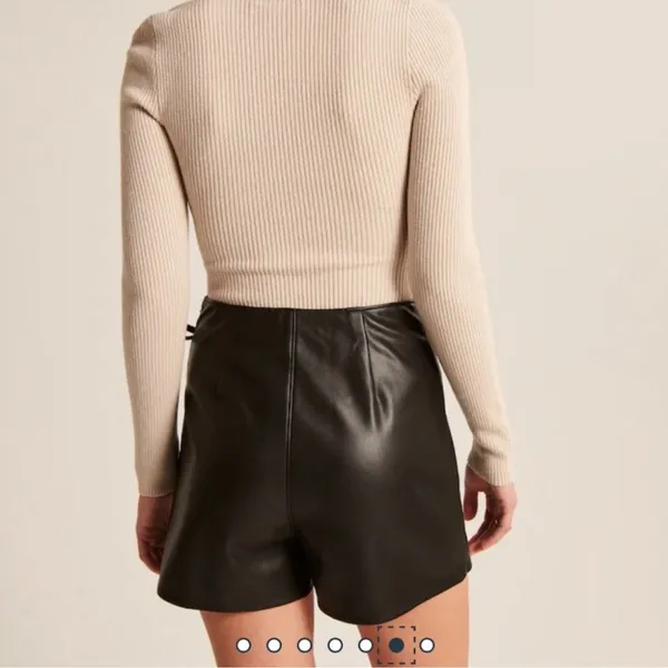 Abercrombie & Fitch Black Faux Leather Mini Skort Skirt Size‎ XXS - Image 2
