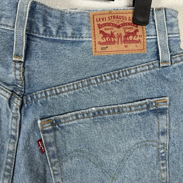 Levi's 501 Original High Rise Medium Wash Distressed‎ Denim Cut Off Shorts Sz 30 - Image 4