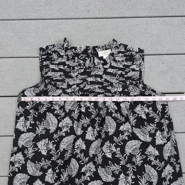 Loft Sleeveless Loose Fit Black and White Floral Top - Image 10