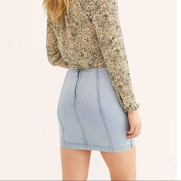 FREE PEOPLE‎ Modern Femme Denim Mini Skirt in Faded Blush Wash size 2 - Image 2