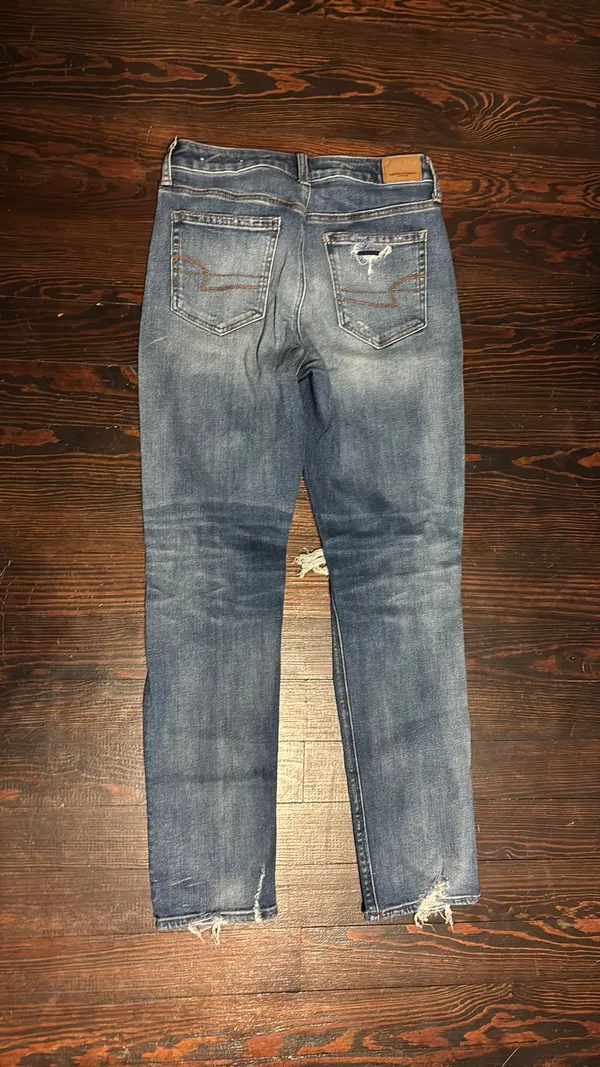 American Eagle Hi-Rise Jeans - Image 3